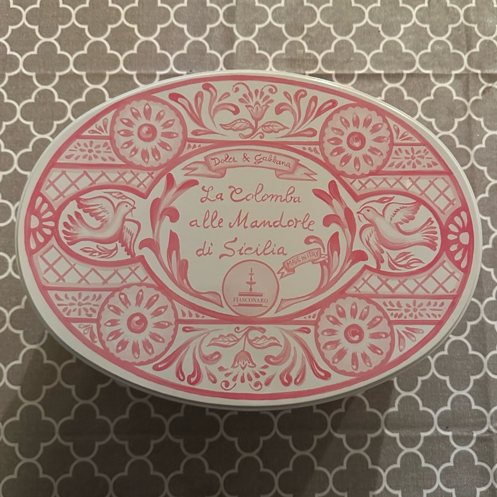 Dolce & Gabbana VERY RARE Ltd. Ed. Easter 2024 Cake Tin In Excellent Condition